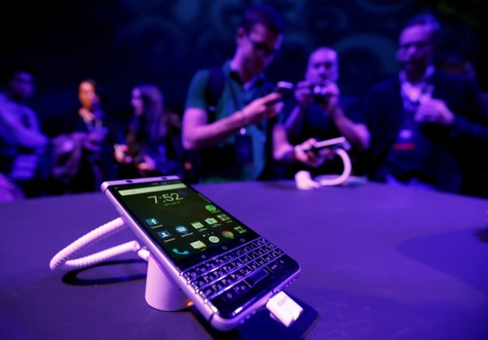 Blackberry 10 launch breaks records in canada u k