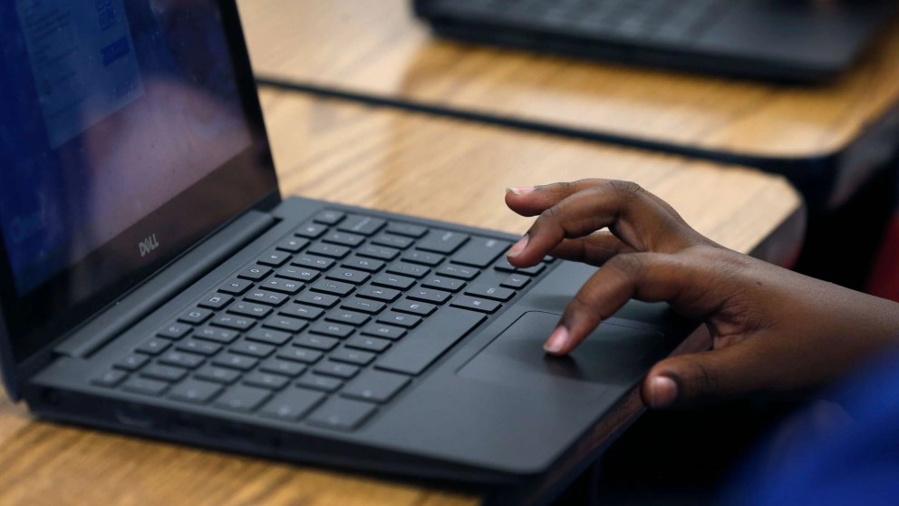 Google takes chromebooks on college campus tour